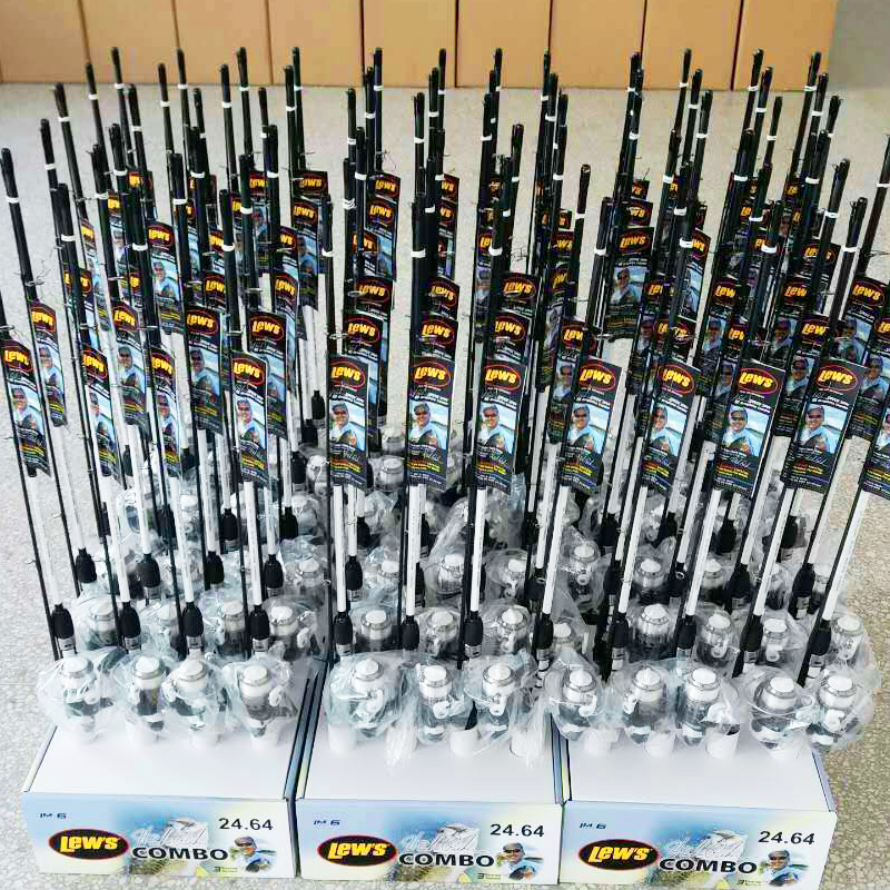Best Customized 2pcs spinning fishing rod combo in display 